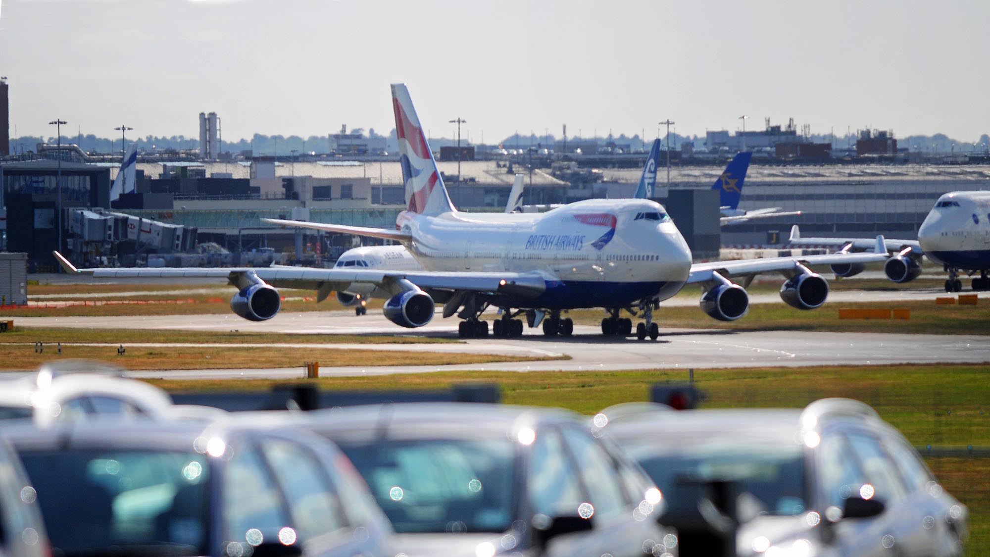 Hetahrow airport pros and cons